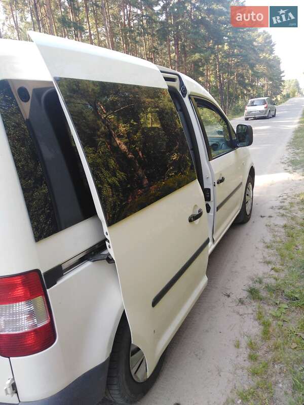 Минивэн Volkswagen Caddy 2006 в Остроге
