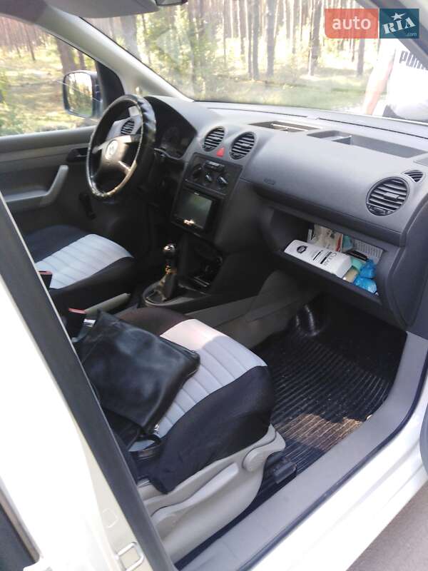 Минивэн Volkswagen Caddy 2006 в Остроге