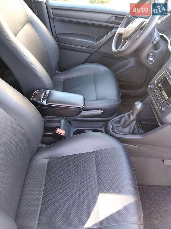 Пикап Volkswagen Caddy 2016 в Львове