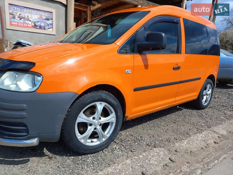 Минивэн Volkswagen Caddy 2005 в Рахове