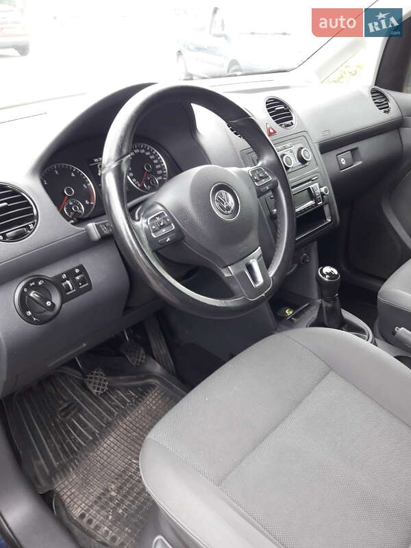 Минивэн Volkswagen Caddy 2013 в Ровно
