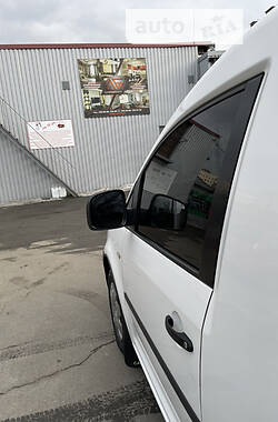 Грузопассажирский фургон Volkswagen Caddy 2011 в Харькове