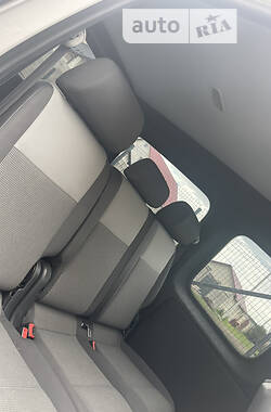 Універсал Volkswagen Caddy 2010 в 