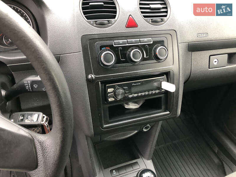 Мінівен Volkswagen Caddy 2011 в Сумах