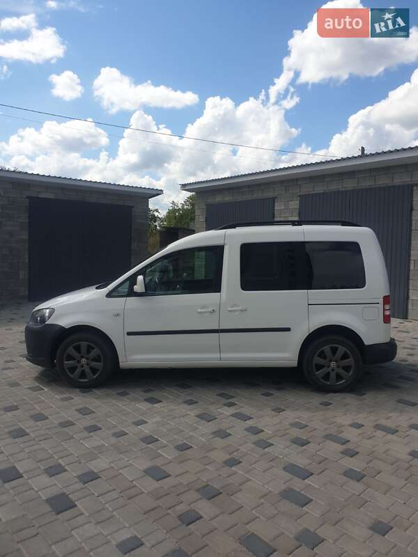 Универсал Volkswagen Caddy 2011 в Березному
