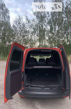 Хэтчбек Volkswagen Caddy 2017 в Луцке