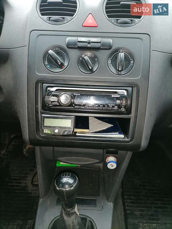 Пикап Volkswagen Caddy 2010 в Кельменцах фото 3 Пикап Volkswagen Caddy 2010 в Кельменцах