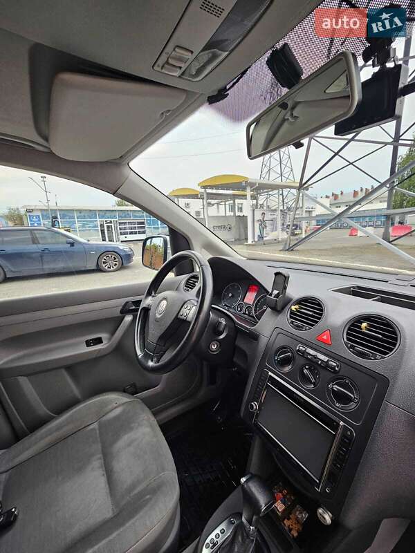 Минивэн Volkswagen Caddy 2010 в Черновцах