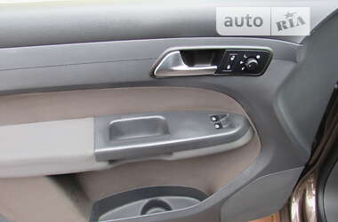 Минивэн Volkswagen Caddy 2011 в 