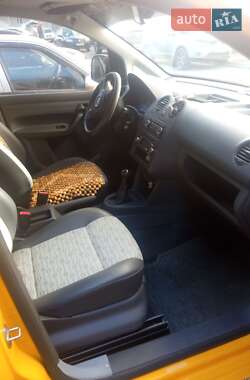 Минивэн Volkswagen Caddy 2011 в 