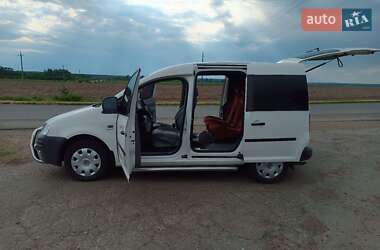 Минивэн Volkswagen Caddy 2009 в Голованевске