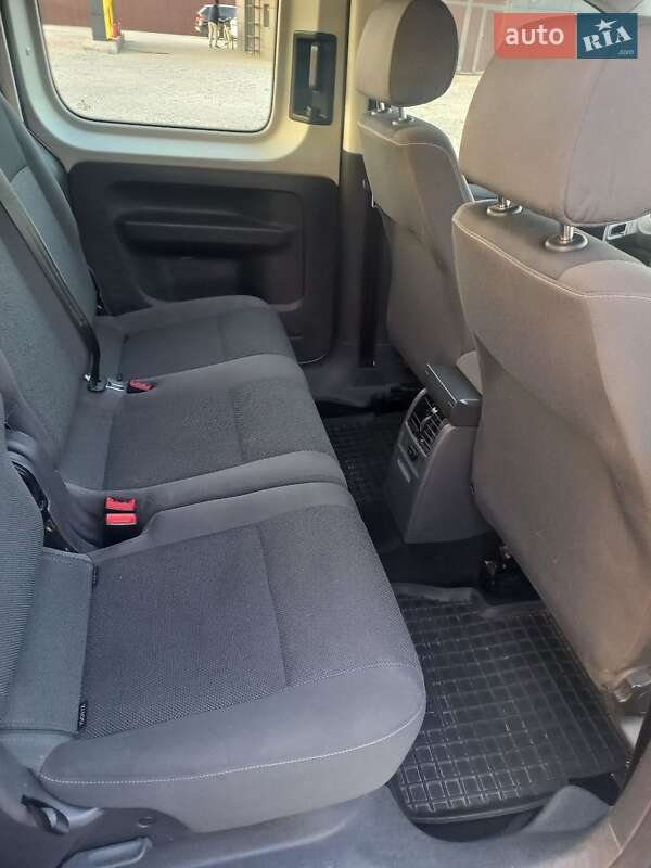 Мінівен Volkswagen Caddy 2015 в Виноградові