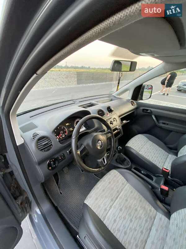 Минивэн Volkswagen Caddy 2012 в Мукачево