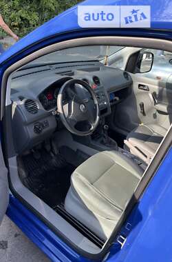 Минивэн Volkswagen Caddy 2010 в 