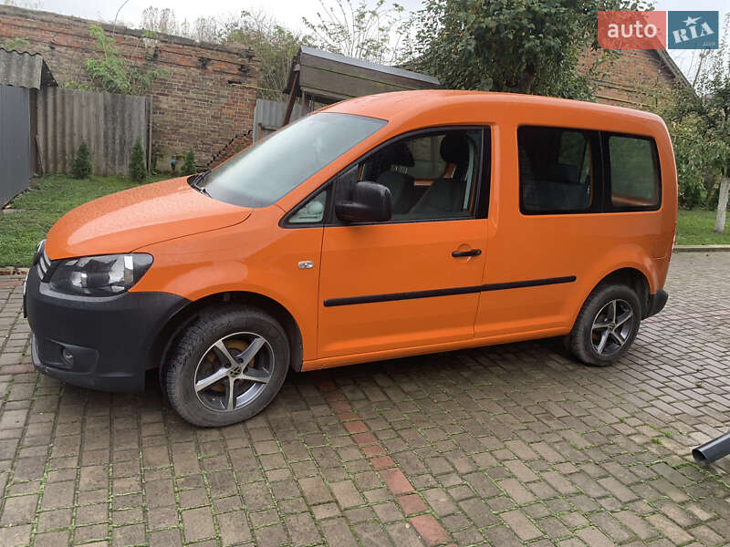 Мінівен Volkswagen Caddy 2015 в Сокалі