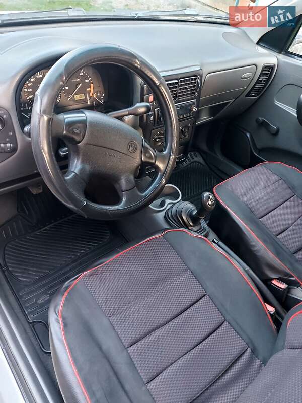 Пікап Volkswagen Caddy 2002 в Ужгороді