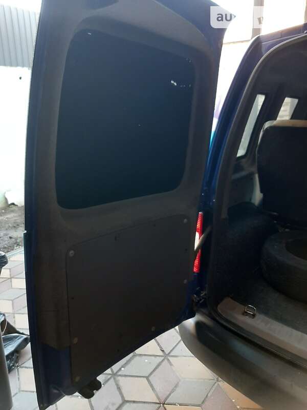 Минивэн Volkswagen Caddy 2010 в Киеве