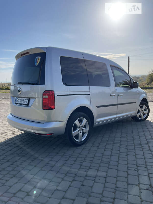 Мінівен Volkswagen Caddy 2015 в Львові