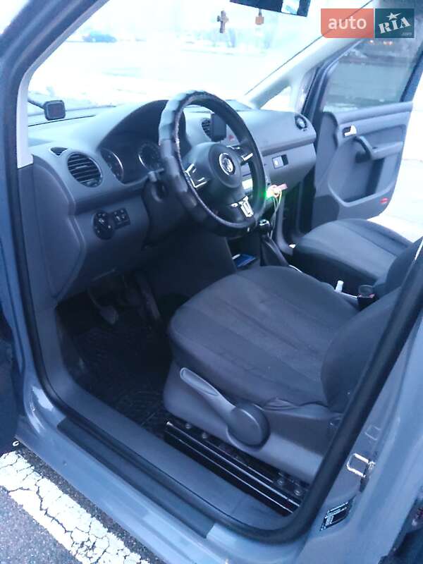 Мінівен Volkswagen Caddy 2013 в Києві