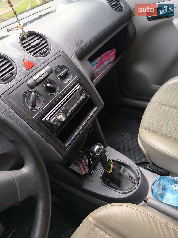 Минивэн Volkswagen Caddy 2009 в Сосновке