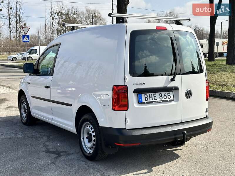 Грузовой фургон Volkswagen Caddy 2018 в Львове