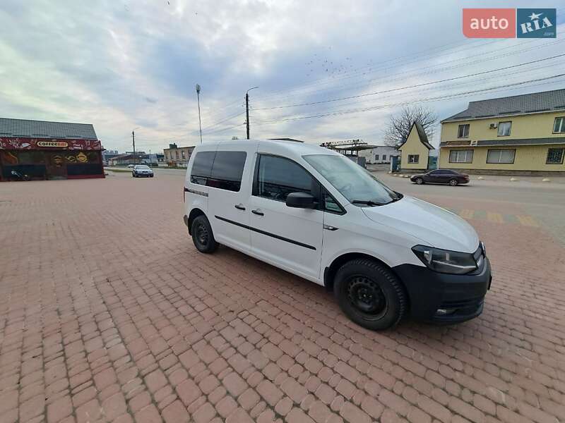 Мінівен Volkswagen Caddy 2016 в Умані