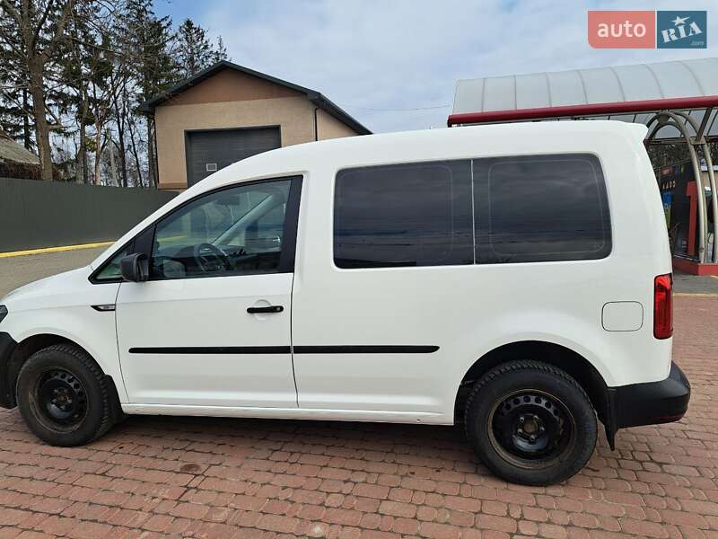 Мінівен Volkswagen Caddy 2016 в Умані