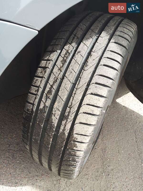 Мінівен Volkswagen Caddy 2013 в Києві