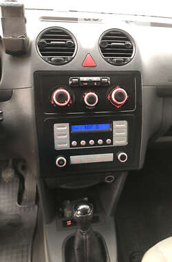 Грузовой фургон Volkswagen Caddy 2006 в 