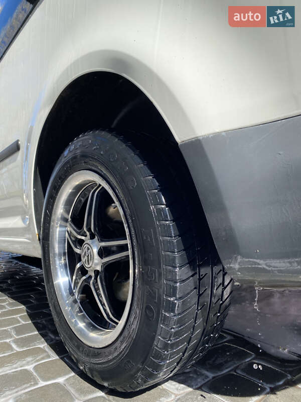 Минивэн Volkswagen Caddy 2006 в Кременчуге
