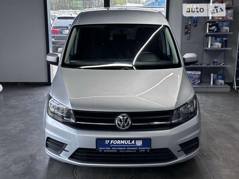 Минивэн Volkswagen Caddy 2016 в Нововолынске