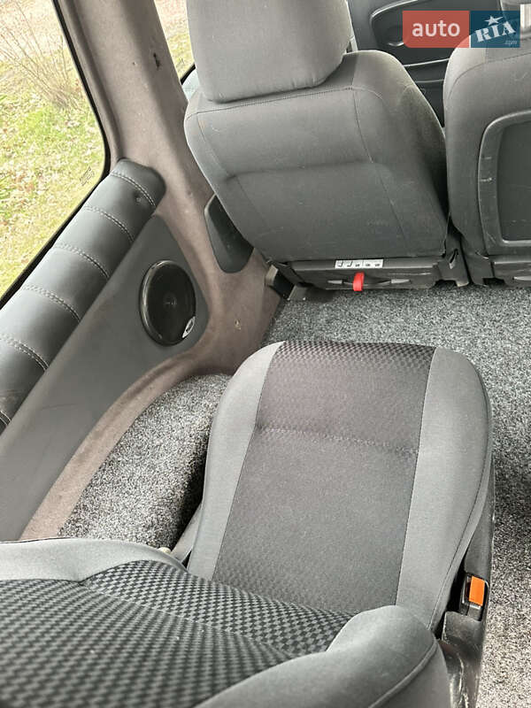 Минивэн Volkswagen Caddy 2012 в Киеве