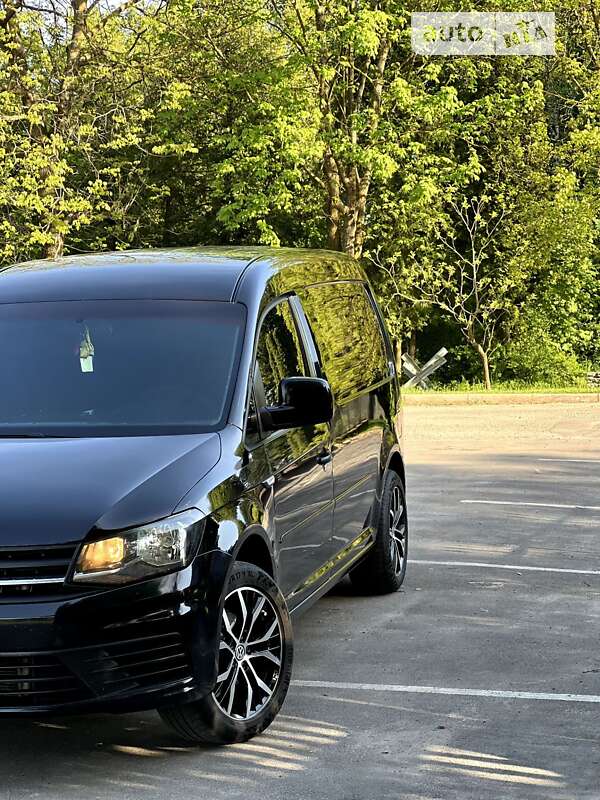 Грузовой фургон Volkswagen Caddy 2016 в Ровно