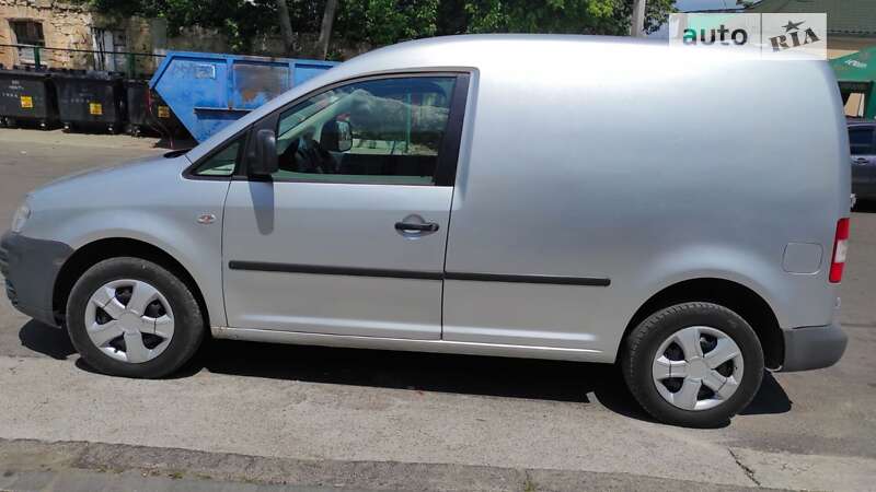 Вантажопасажирський фургон Volkswagen Caddy 2010 в Миколаєві