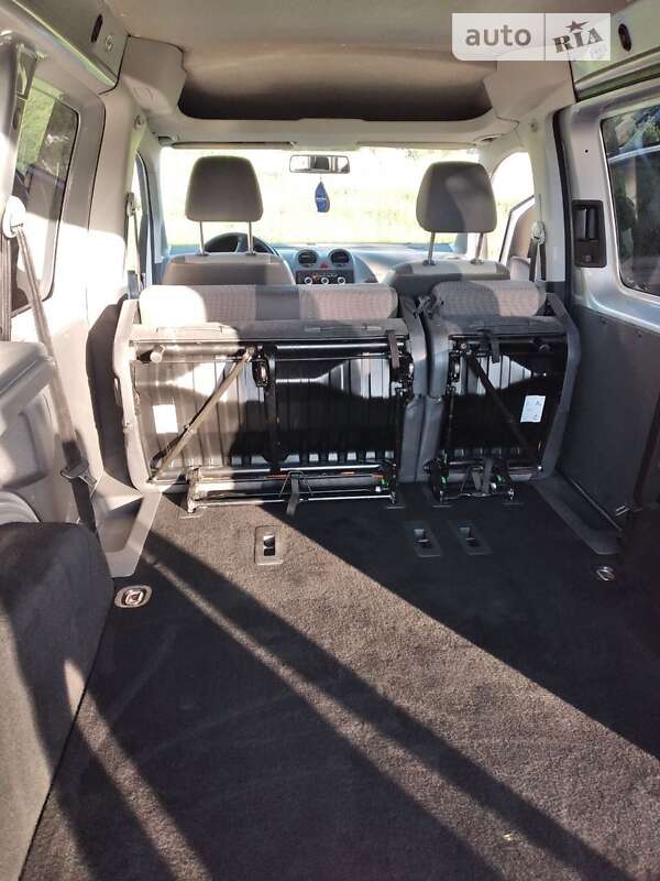 Минивэн Volkswagen Caddy 2011 в Иршаве