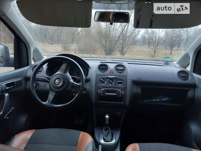 Грузопассажирский фургон Volkswagen Caddy 2011 в Камне-Каширском