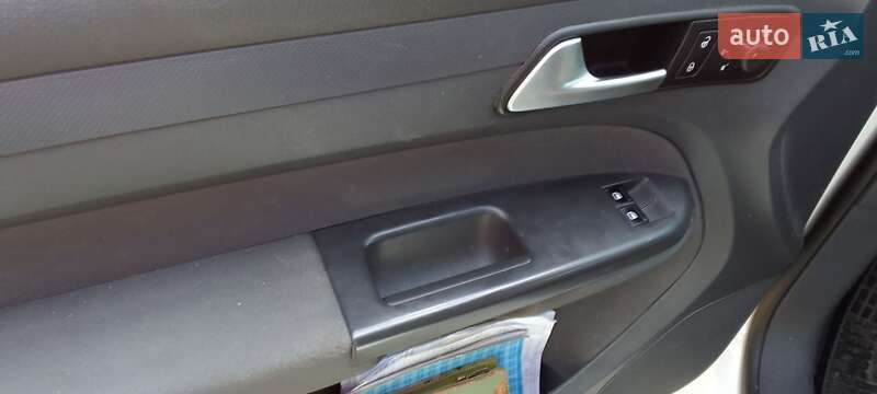 Мінівен Volkswagen Caddy 2013 в Рожнятові