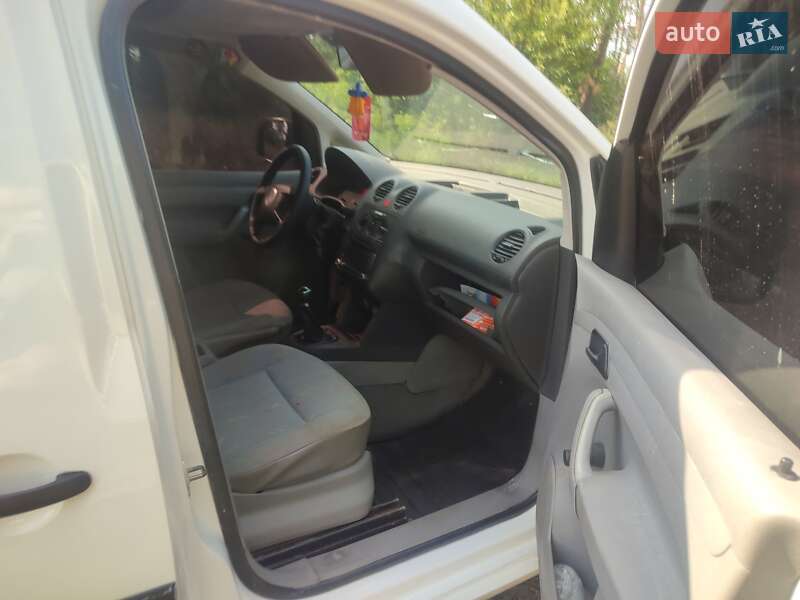 Минивэн Volkswagen Caddy 2004 в Чугуеве