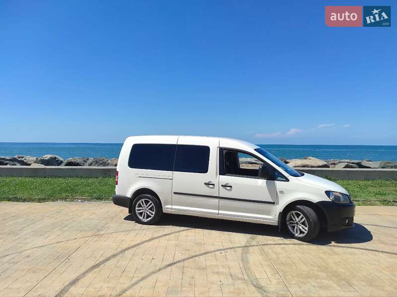 Минивэн Volkswagen Caddy 2013 в Киеве фото 2 Минивэн Volkswagen Caddy 2013 в Киеве