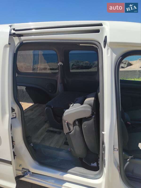 Минивэн Volkswagen Caddy 2013 в Киеве фото 14 Минивэн Volkswagen Caddy 2013 в Киеве