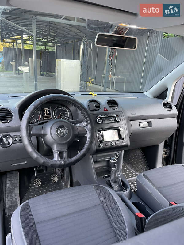 Минивэн Volkswagen Caddy 2015 в Самборе фото 43 Минивэн Volkswagen Caddy 2015 в Самборе