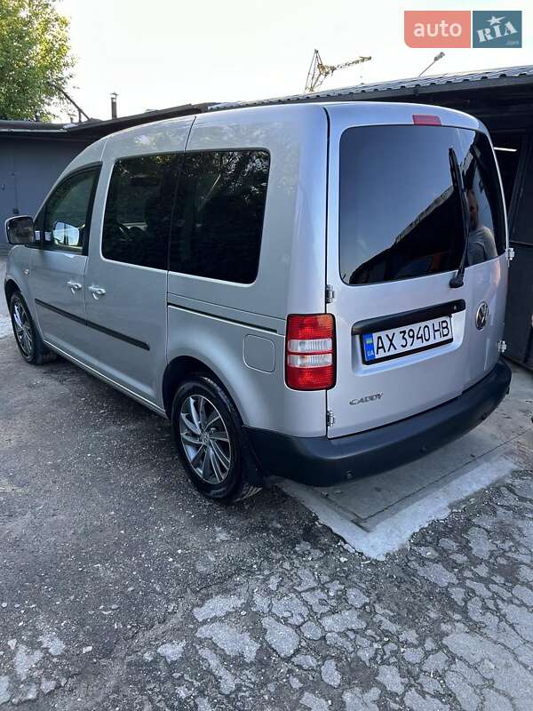 Минивэн Volkswagen Caddy 2011 в Харькове