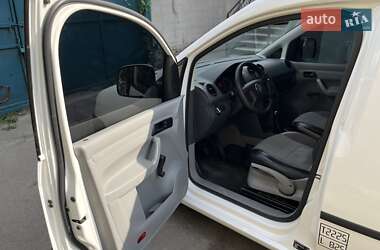 Грузовой фургон Volkswagen Caddy 2004 в Умани