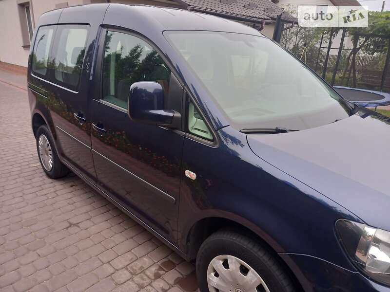 Мінівен Volkswagen Caddy 2012 в Києві