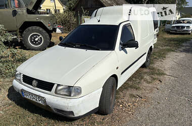 Грузовой фургон Volkswagen Caddy 2000 в Переяславе