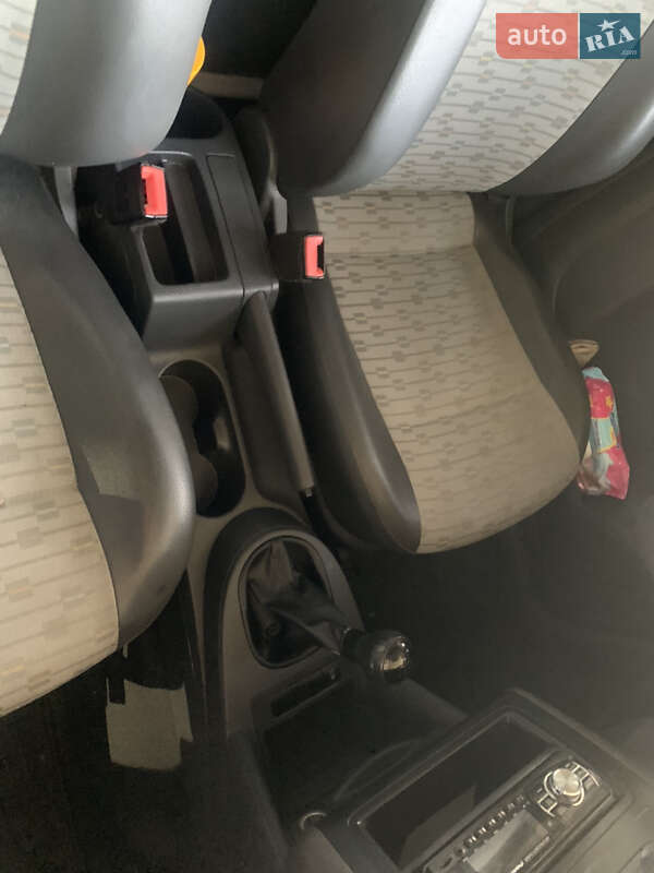 Грузовой фургон Volkswagen Caddy 2010 в Киеве фото 7 Грузовой фургон Volkswagen Caddy 2010 в Киеве