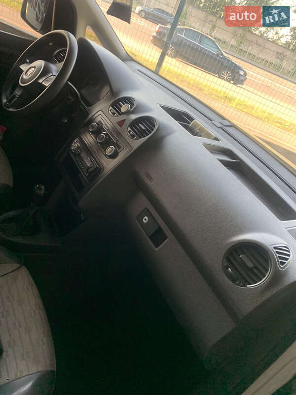 Грузовой фургон Volkswagen Caddy 2010 в Киеве фото 9 Грузовой фургон Volkswagen Caddy 2010 в Киеве