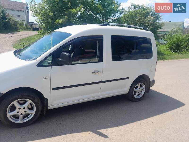 Минивэн Volkswagen Caddy 2005 в Рудки