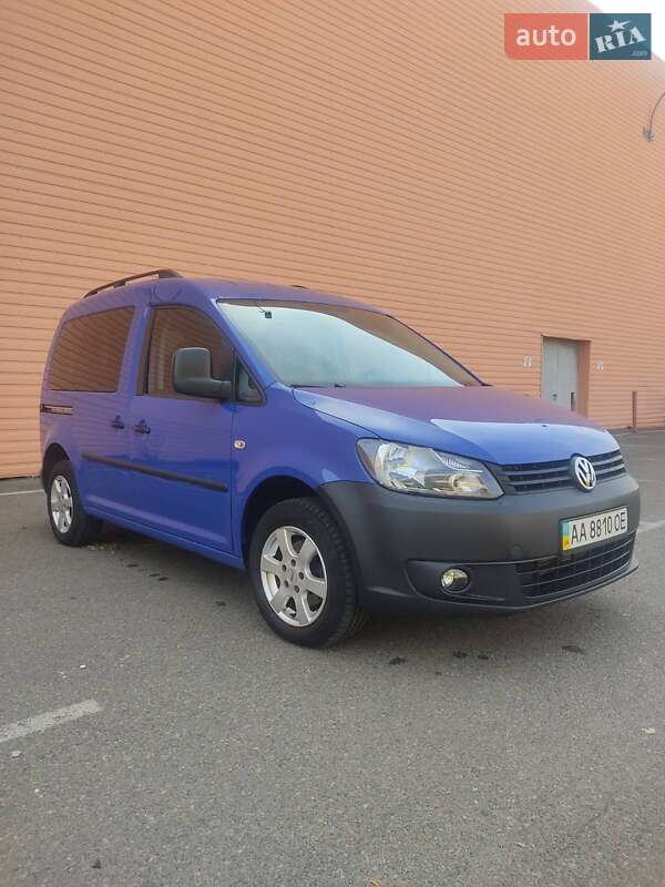 Минивэн Volkswagen Caddy 2011 в Киеве