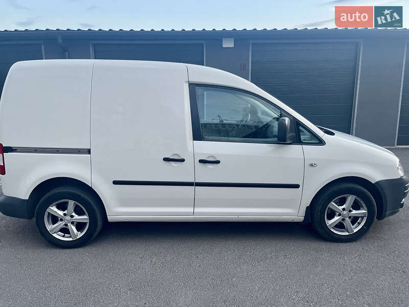 Грузовой фургон Volkswagen Caddy 2009 в Чернигове